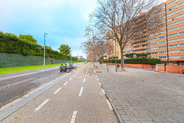 Imagen 38 Inmueble 300310 - Piso en venta en Barcelona / Av. Xile - Club Esportiu Laietà