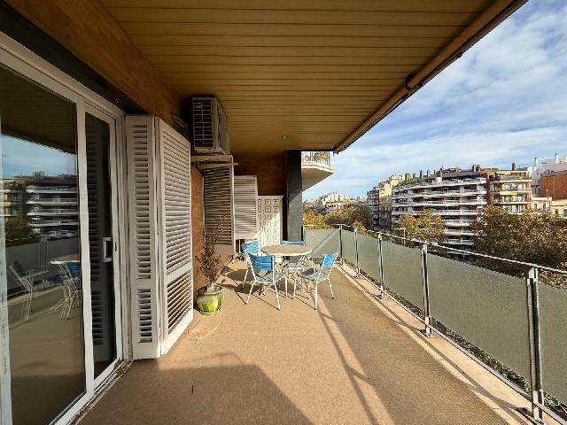 Imagen 1 Inmueble 304642 - Piso en venta en Barcelona / Gran Vía - Comte d´Urgell