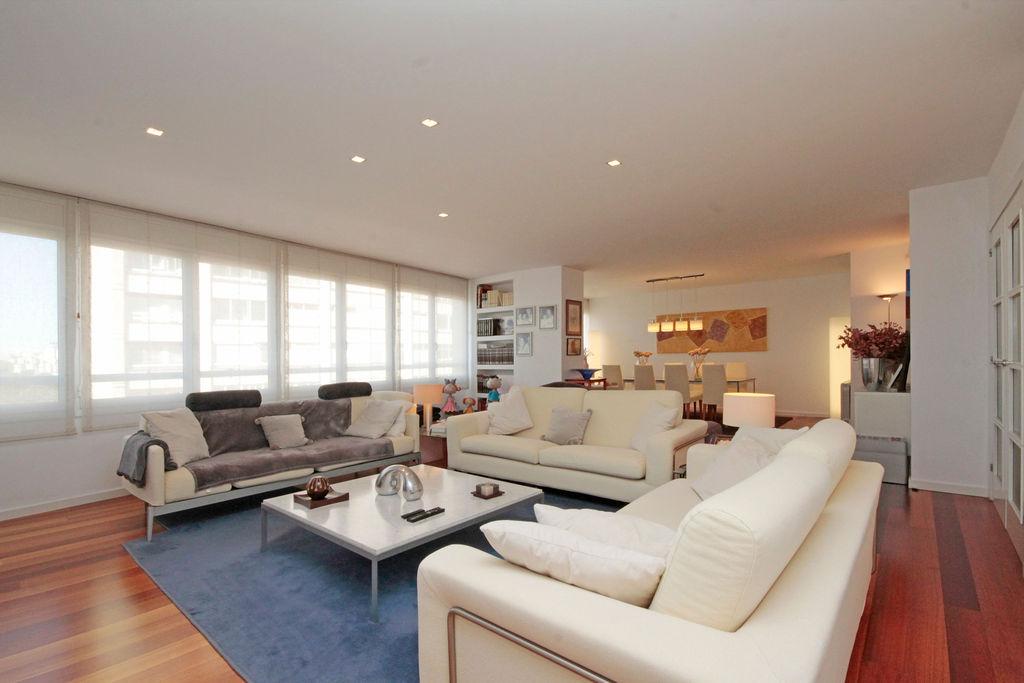 Imagen 1 Piso en venta en Barcelona / Av. Roma - Tarragona