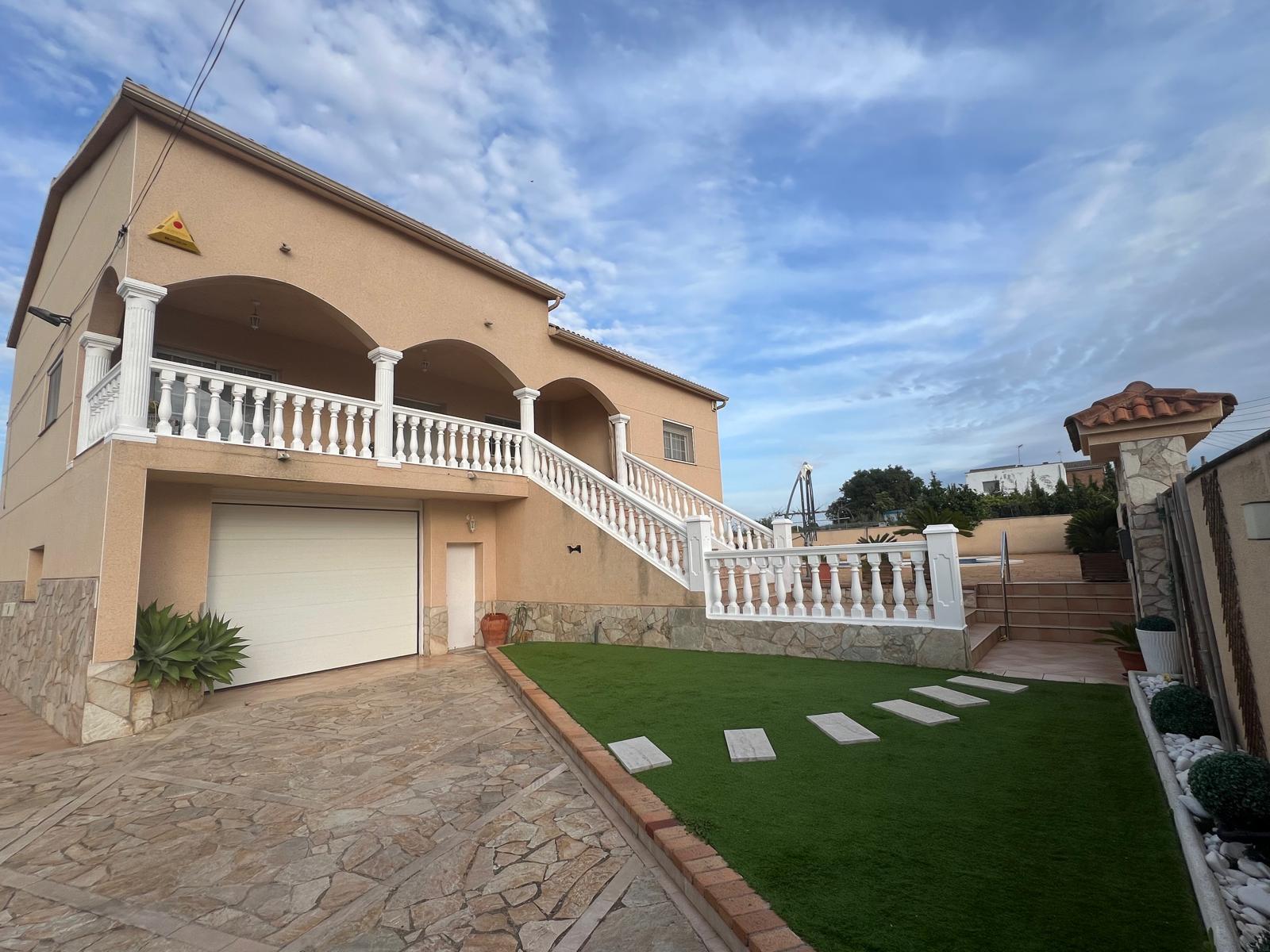 Imagen 1 Casa Aislada en venta en Piera / Can Claramunt - Piera Imagen 1 Casa Aislada en venta en Piera / Can Claramunt - Piera