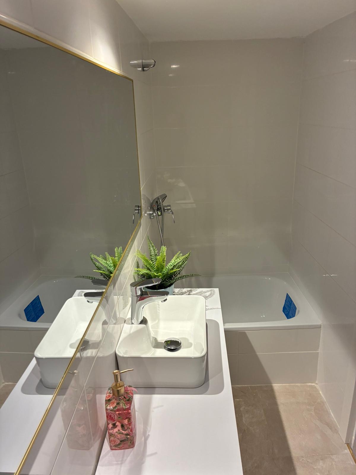 Imagen 5 Local Comercial en venta en Barcelona / Nou de la Rambla-Avinguda del Paral.lel