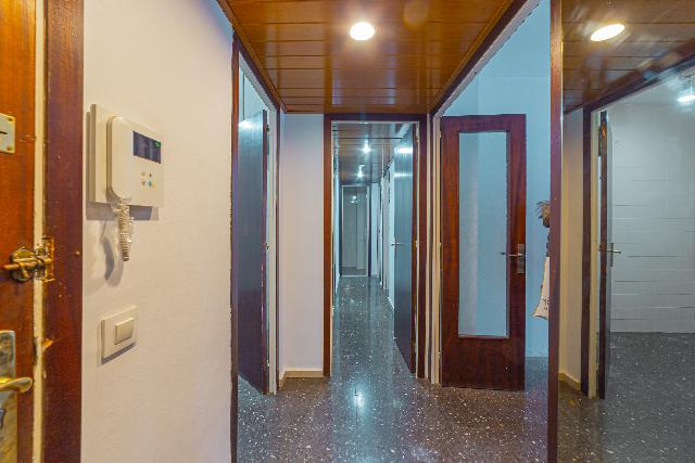 Imagen 3 Inmueble 299661 - Piso en venta en Barcelona / Próximo al Camp Nou