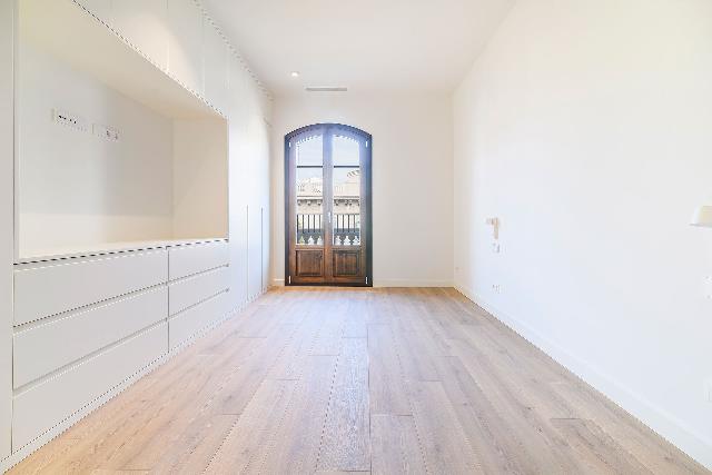 Imagen 3 Inmueble 299720 - Ático en venta en Barcelona / Pau Claris- Gran Via