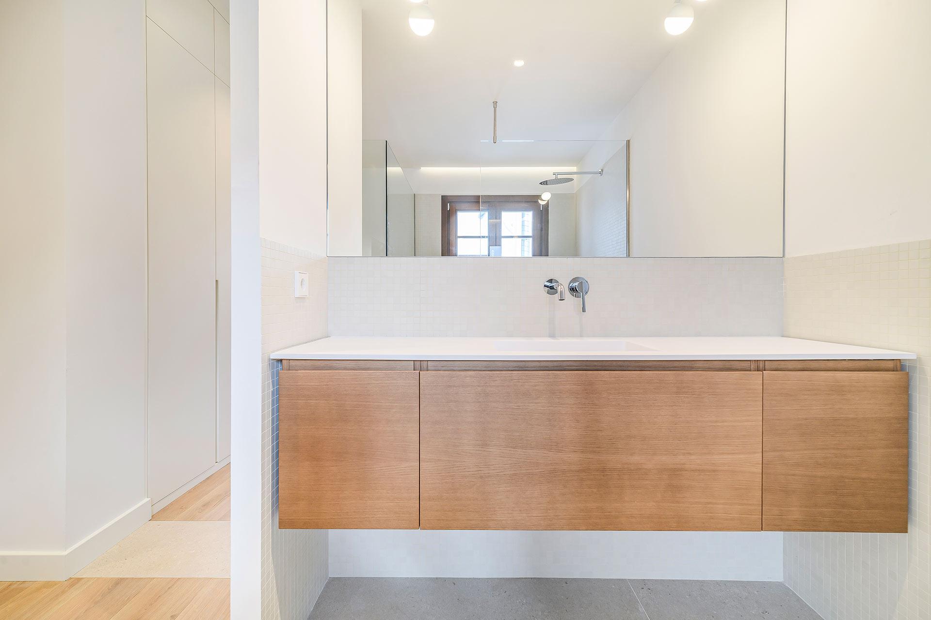 Imagen 21 Ático en venta en Barcelona / Pau Claris- Gran Via