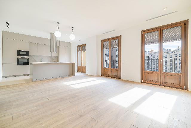 Imagen 2 Inmueble 299720 - Ático en venta en Barcelona / Pau Claris- Gran Via