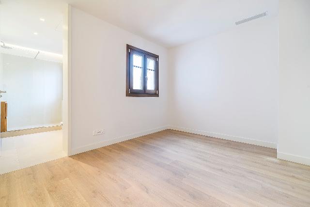 Imagen 28 Inmueble 299720 - Ático en venta en Barcelona / Pau Claris- Gran Via