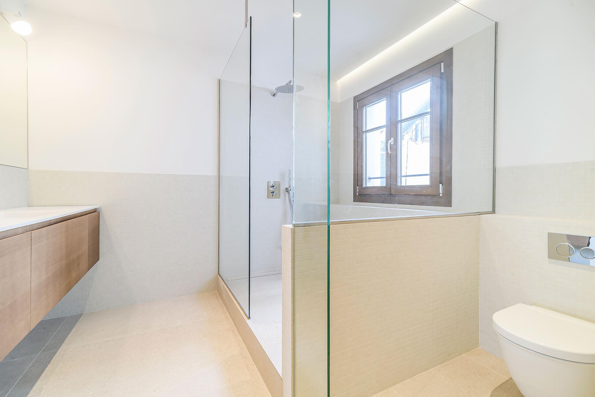 Imagen 22 Ático en venta en Barcelona / Pau Claris- Gran Via