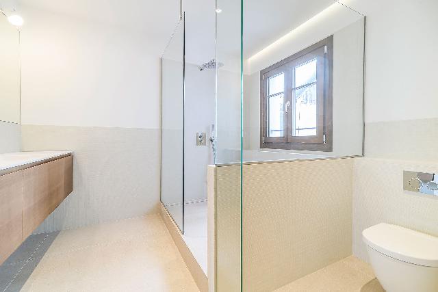 Imagen 22 Inmueble 299720 - Ático en venta en Barcelona / Pau Claris- Gran Via