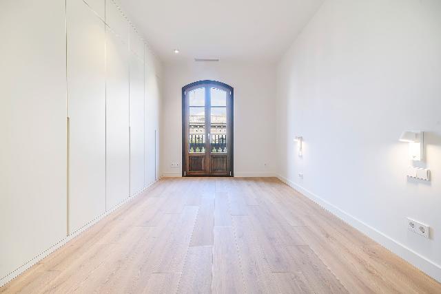 Imagen 25 Inmueble 299720 - Ático en venta en Barcelona / Pau Claris- Gran Via
