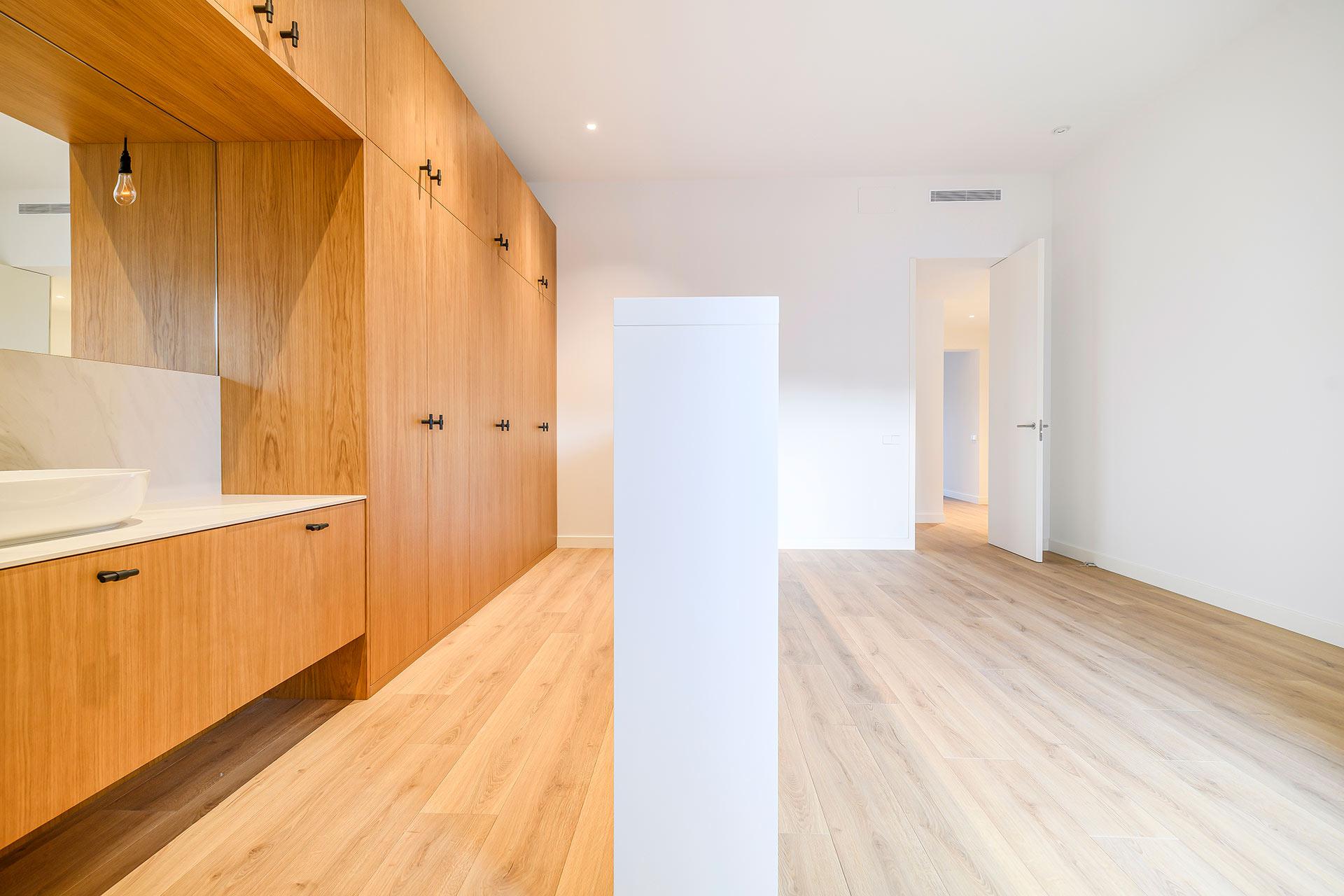 Imagen 24 Dúplex en venta en Barcelona / Pau Claris - Gran Via 