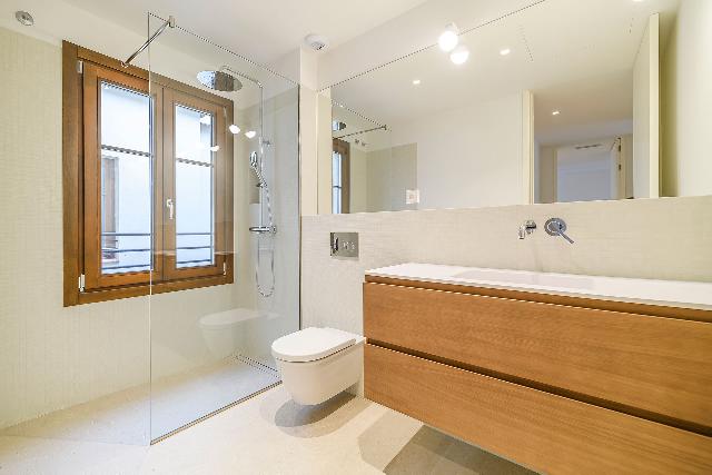 Imagen 29 Inmueble 299721 - Dúplex en venta en Barcelona / Pau Claris - Gran Via 