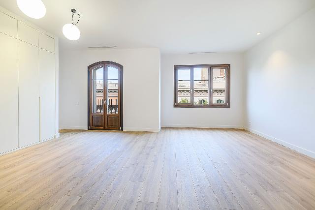 Imagen 1 Inmueble 299721 - Dúplex en venta en Barcelona / Pau Claris - Gran Via 