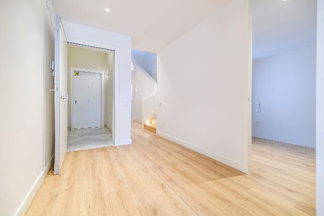 Imagen 5 Inmueble 299721 - Dúplex en venta en Barcelona / Pau Claris - Gran Via 