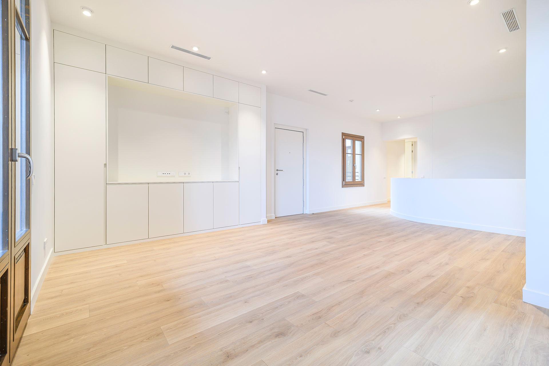 Imagen 19 Dúplex en venta en Barcelona / Pau Claris - Gran Via 