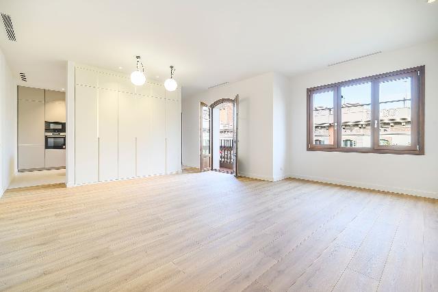 Imagen 8 Inmueble 299721 - Dúplex en venta en Barcelona / Pau Claris - Gran Via 