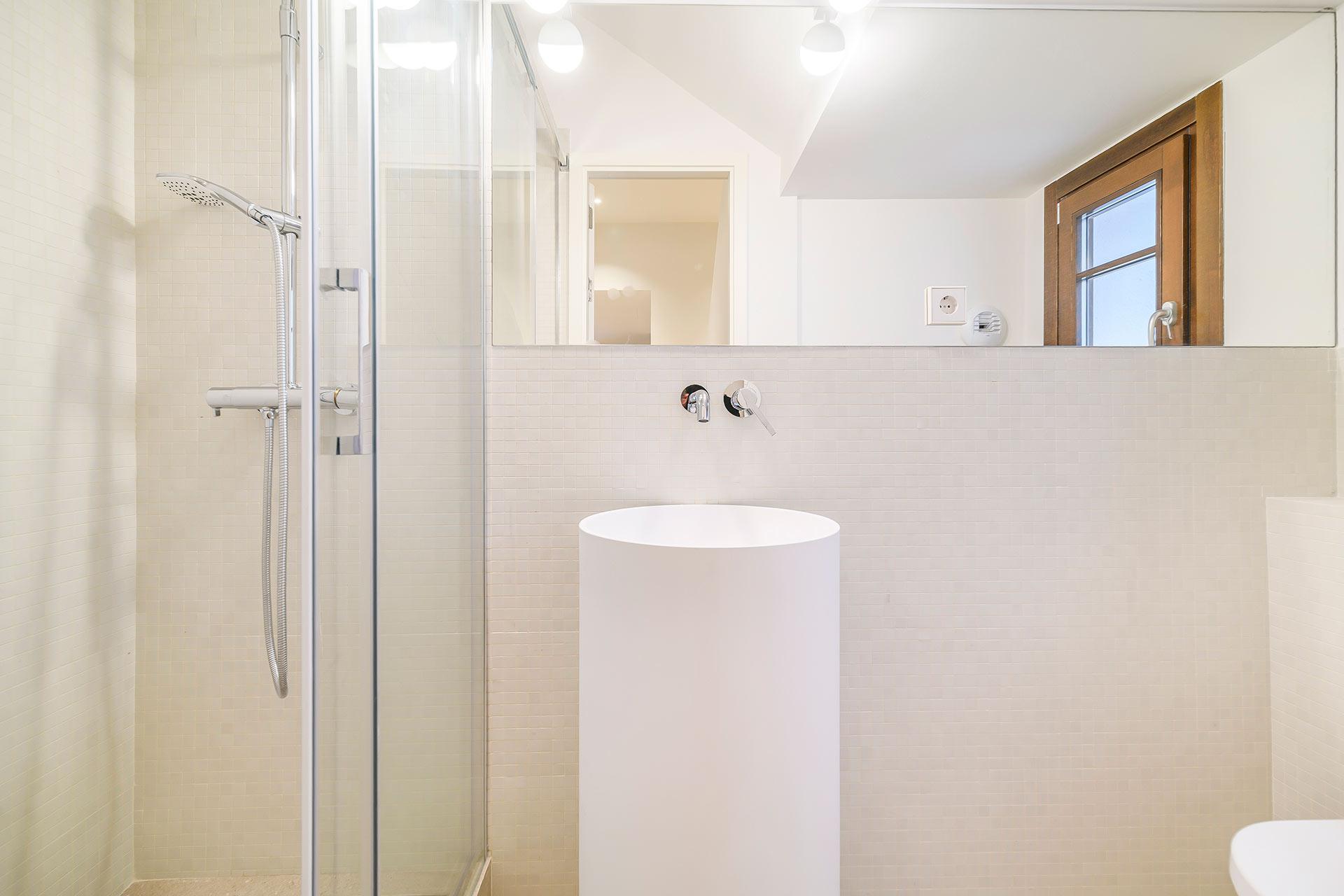 Imagen 31 Dúplex en venta en Barcelona / Pau Claris - Gran Via 