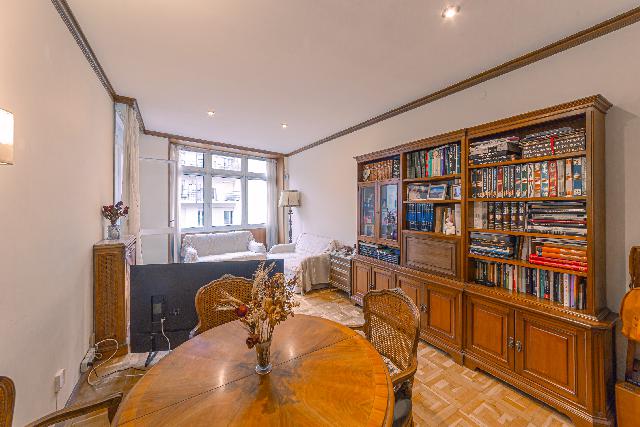 Imagen 14 Inmueble 300705 - Piso en venta en Barcelona / Plaça d´Alfons Comin-Avenida República Argentina