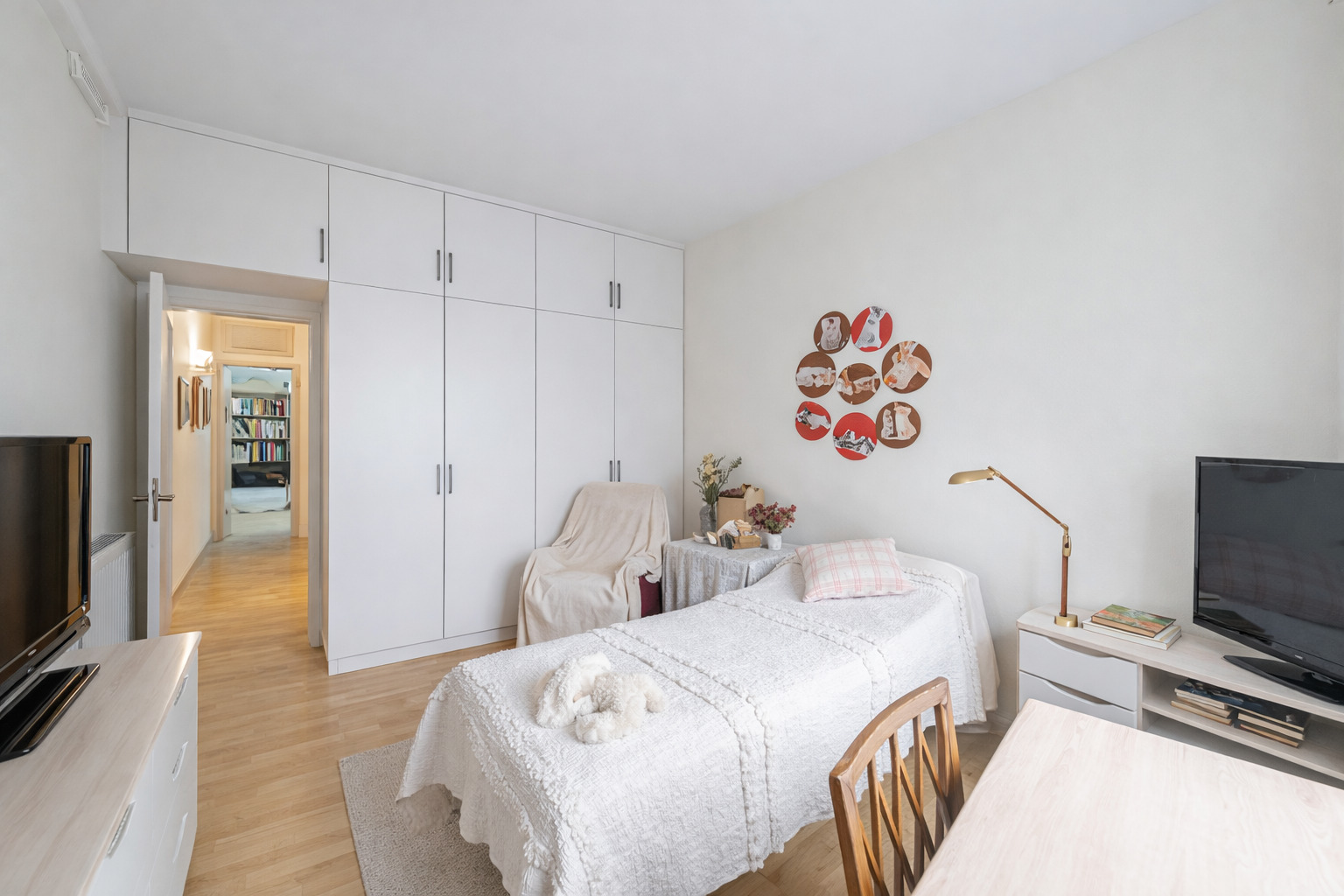 Imagen 4 Piso en venta en Barcelona / Plaça d´Alfons Comin-Avenida República Argentina