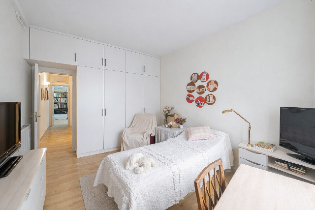 Imagen 4 Inmueble 300705 - Piso en venta en Barcelona / Plaça d´Alfons Comin-Avenida República Argentina