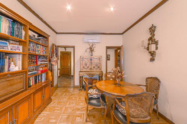 Imagen 15 Inmueble 300705 - Piso en venta en Barcelona / Plaça d´Alfons Comin-Avenida República Argentina