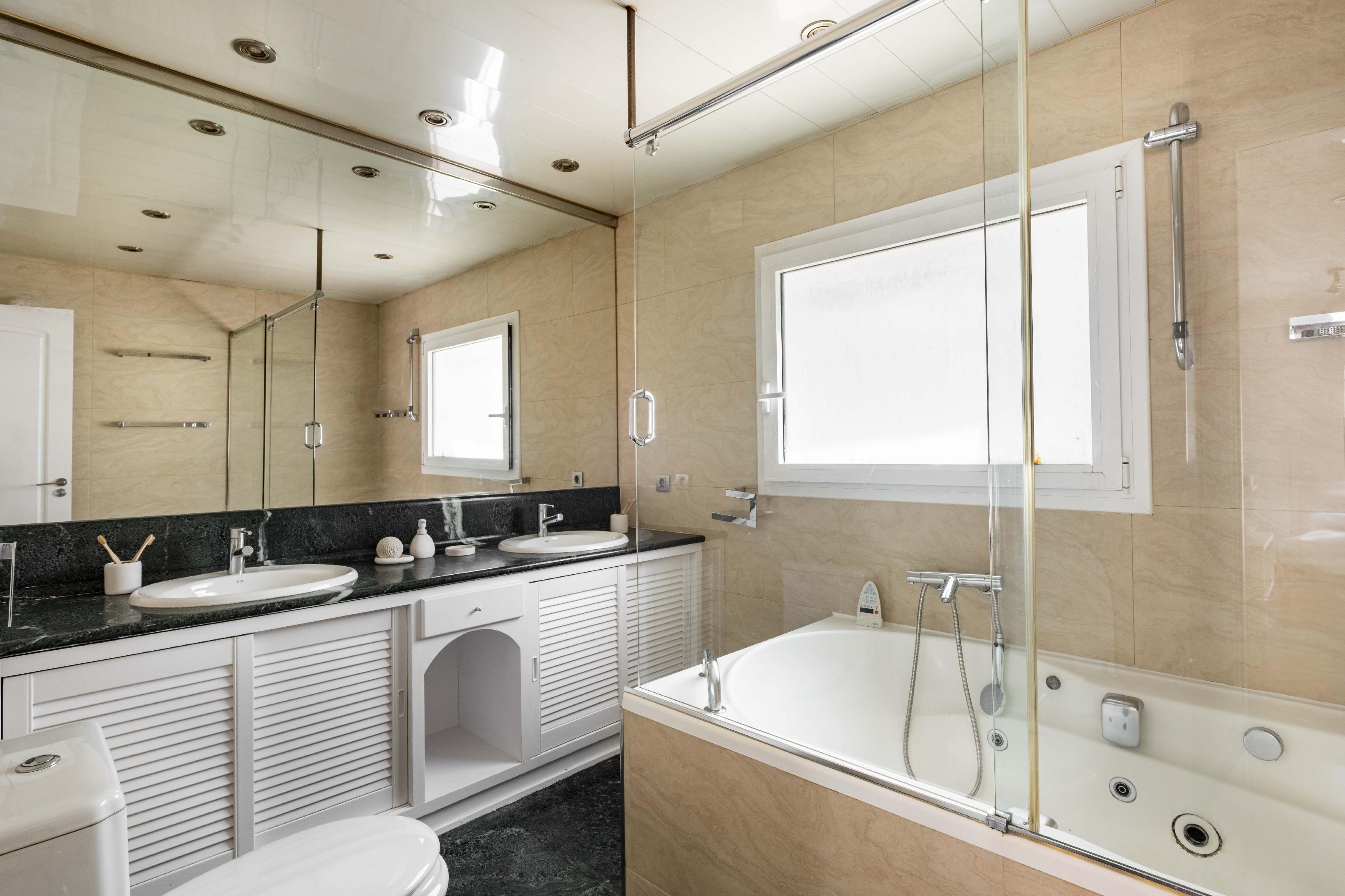 Imagen 33 Casa en venta en Barcelona / Font d´en Fargues