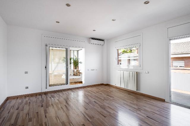 Imagen 2 Inmueble 300803 - Casa en venta en Barcelona / Font d´en Fargues