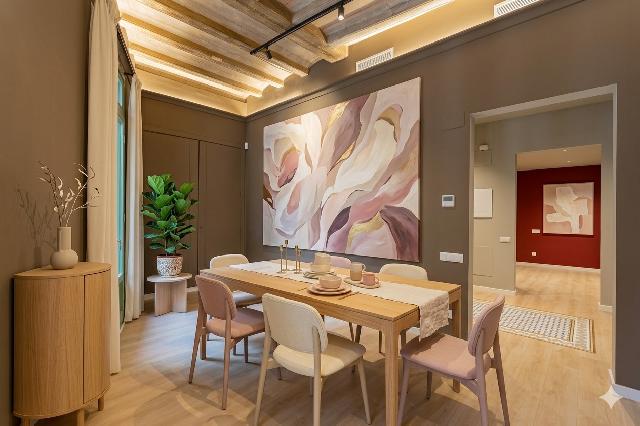 Imagen 1 Inmueble 300953 - Piso en venta en Barcelona / La Rambla - Plaça del Teatre