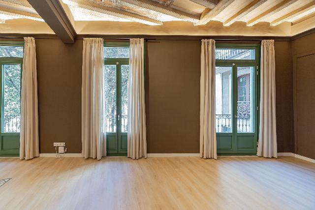 Imagen 1 Inmueble 300953 - Piso en venta en Barcelona / La Rambla - Plaça del Teatre