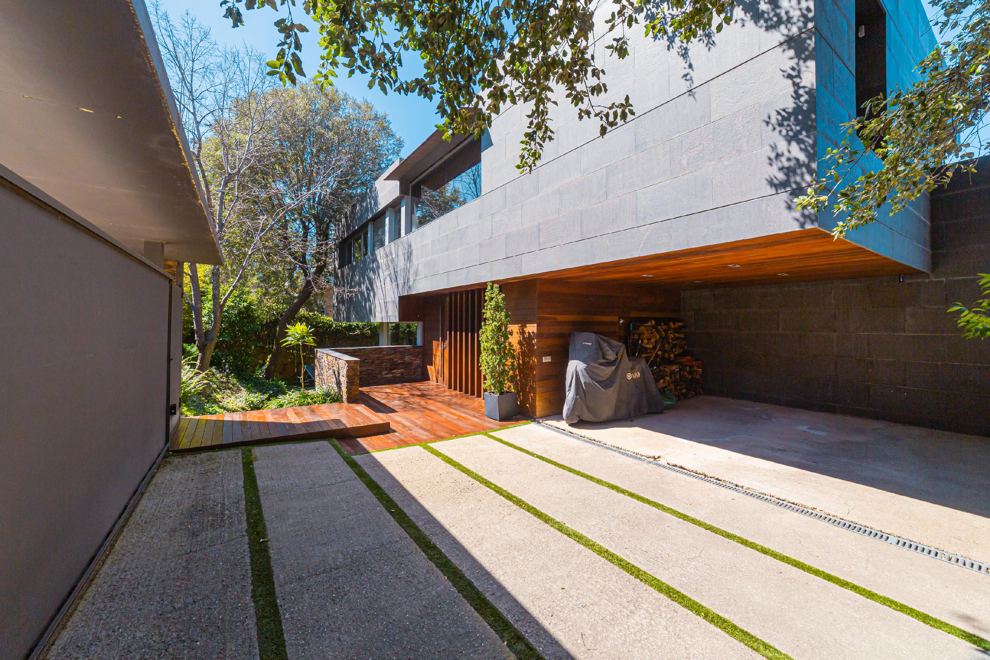 Imagen 1 Casa en venta en Barcelona / Funicular de Vallvidriera