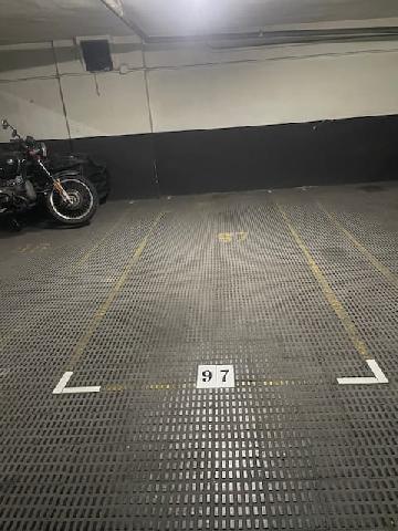 Imagen 1 Inmueble 301390 - Parking Coche en venta en Barcelona / Santaló - Avenir