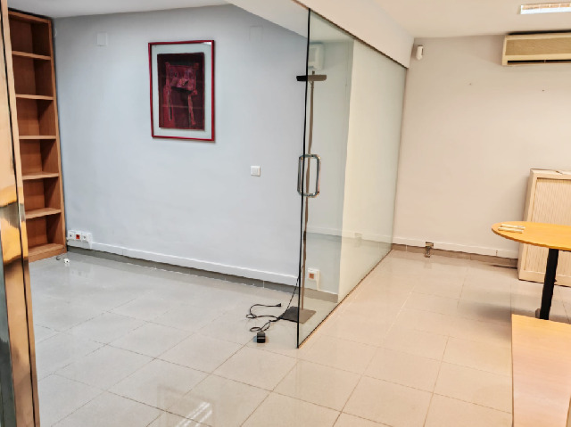 Imagen 7 Inmueble 301450 - Oficina Comercial en venta en Barcelona / Manuel Girona - Benet Mateu