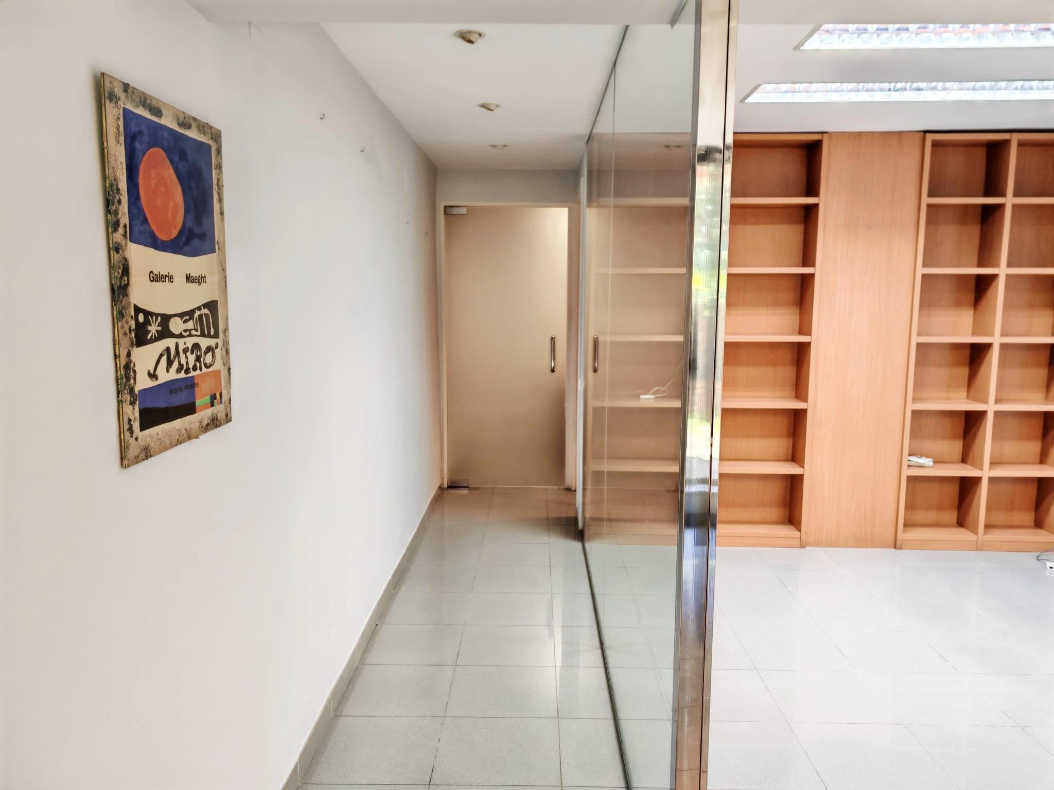 Imagen 4 Oficina Comercial en venta en Barcelona / Manuel Girona - Benet Mateu