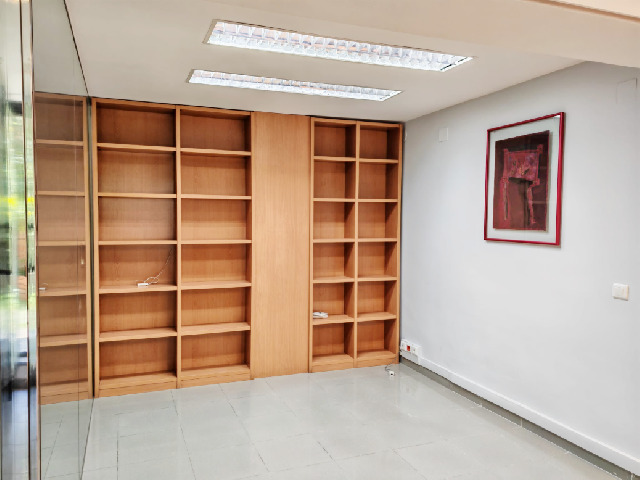 Imagen 2 Inmueble 301450 - Oficina Comercial en venta en Barcelona / Manuel Girona - Benet Mateu