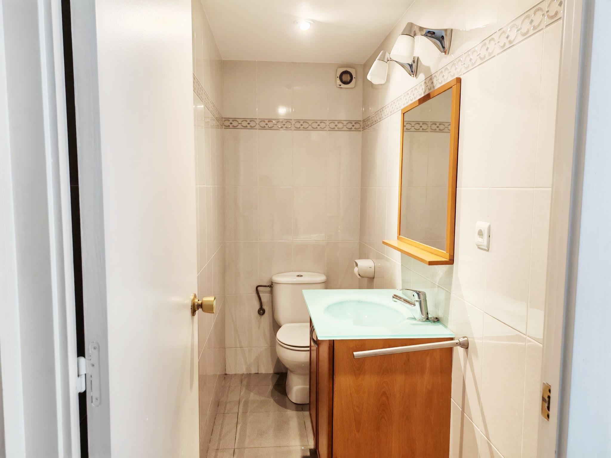 Imagen 8 Oficina Comercial en venta en Barcelona / Manuel Girona - Benet Mateu