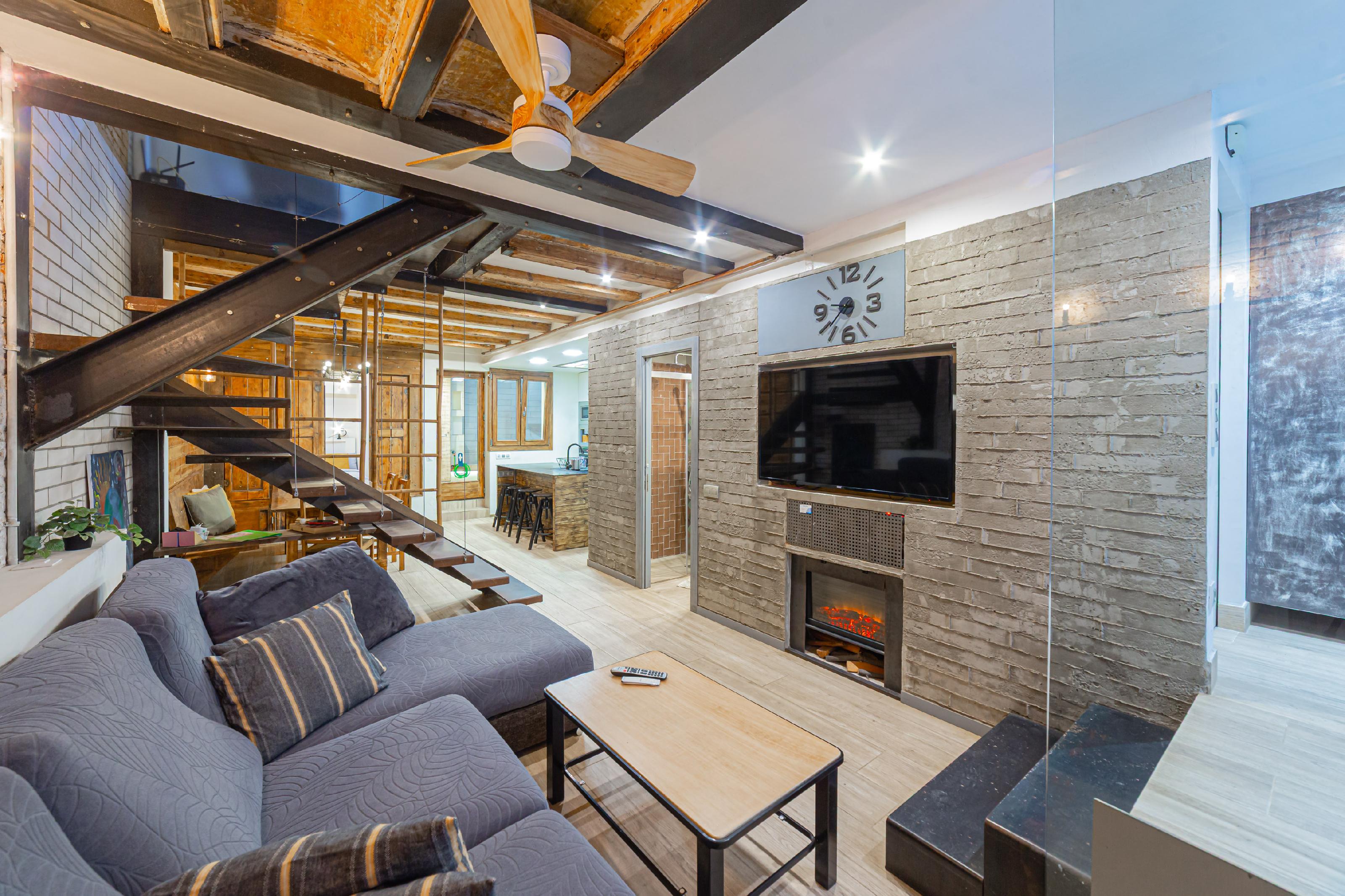 Imagen 1 Dúplex en venta en Barcelona / Próximo a Ronda Sant Pau