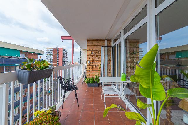 Imagen 1 Inmueble 302125 - Ático en venta en Barcelona / Junto al Mercado de Les Corts