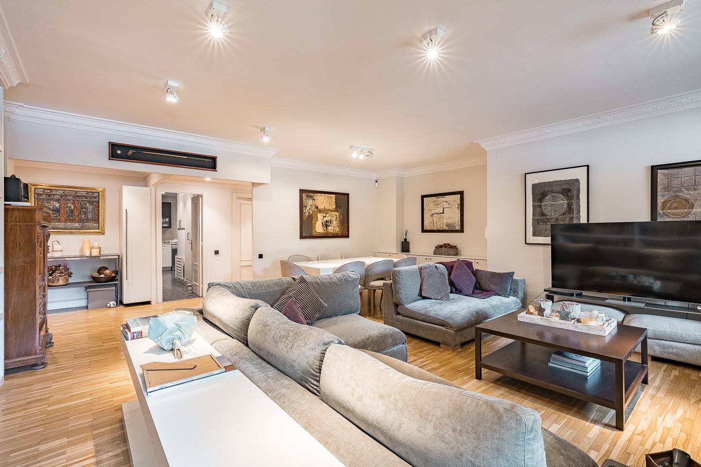 Imagen 2 Piso en venta en Barcelona / Calle Calatrava-Vía Augusta