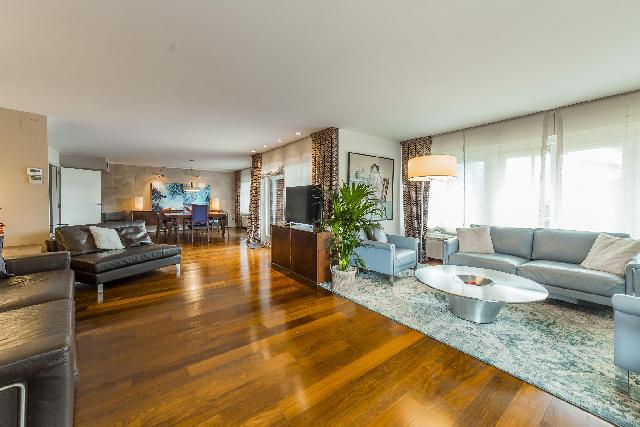 Imagen 9 Inmueble 302487 - Piso en venta en Barcelona / Las Tres Torres - Nena Casas