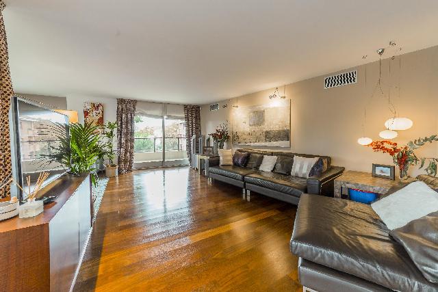 Imagen 10 Inmueble 302487 - Piso en venta en Barcelona / Las Tres Torres - Nena Casas