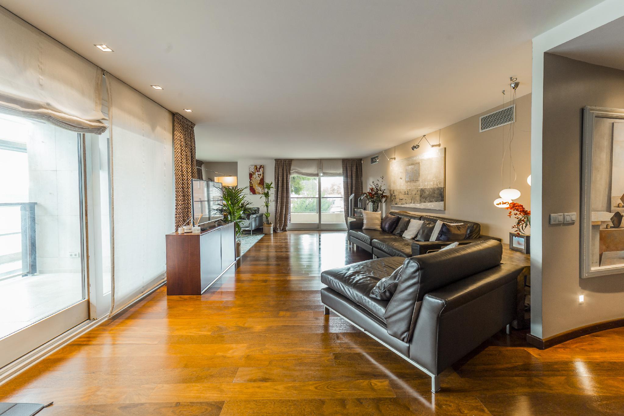 Imagen 2 Piso en venta en Barcelona / Las Tres Torres - Nena Casas