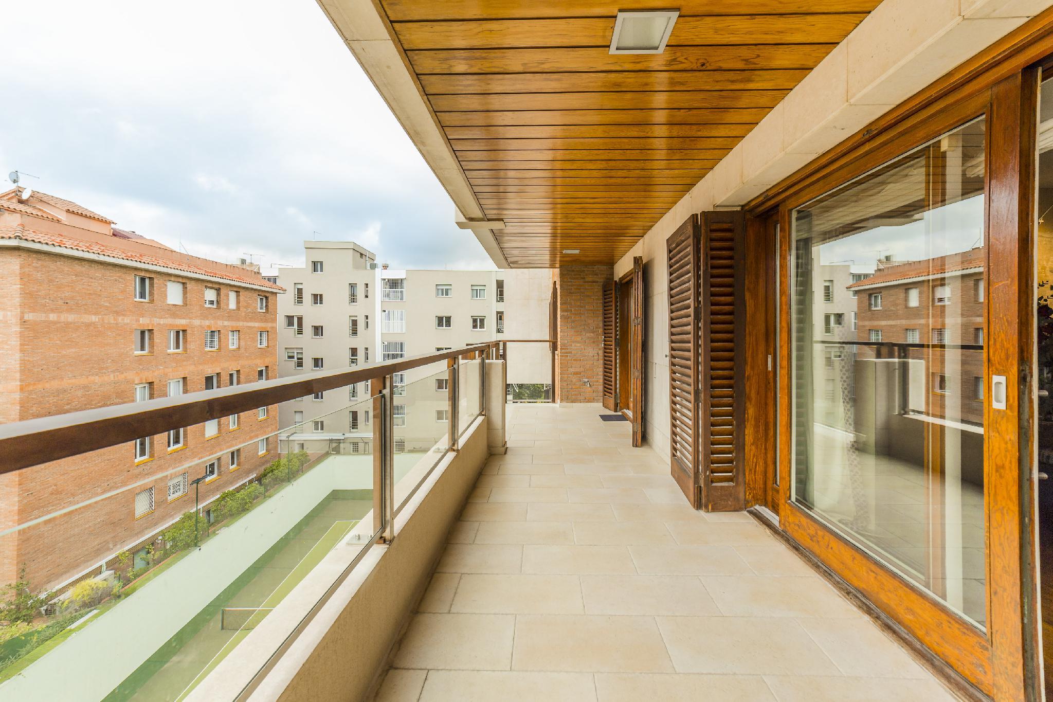 Imagen 1 Piso en venta en Barcelona / Las Tres Torres - Nena Casas