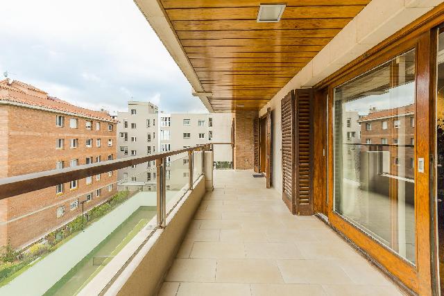 Imagen 1 Inmueble 302487 - Piso en venta en Barcelona / Las Tres Torres - Nena Casas