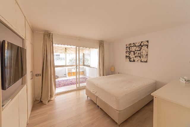 Imagen 3 Inmueble 302848 - Piso en venta en Barcelona / Al lado de Clínica Corachán.