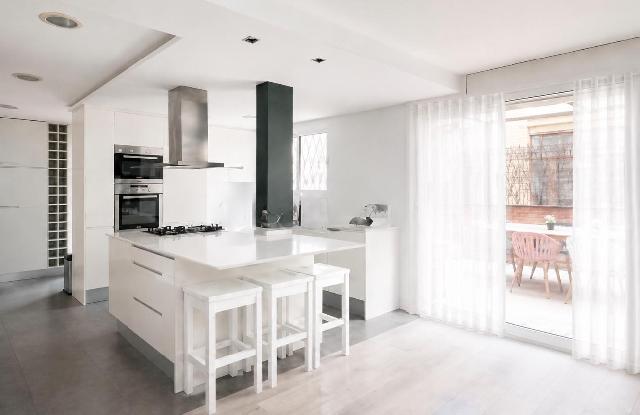 Imagen 3 Inmueble 302848 - Piso en venta en Barcelona / Al lado de Clínica Corachán.