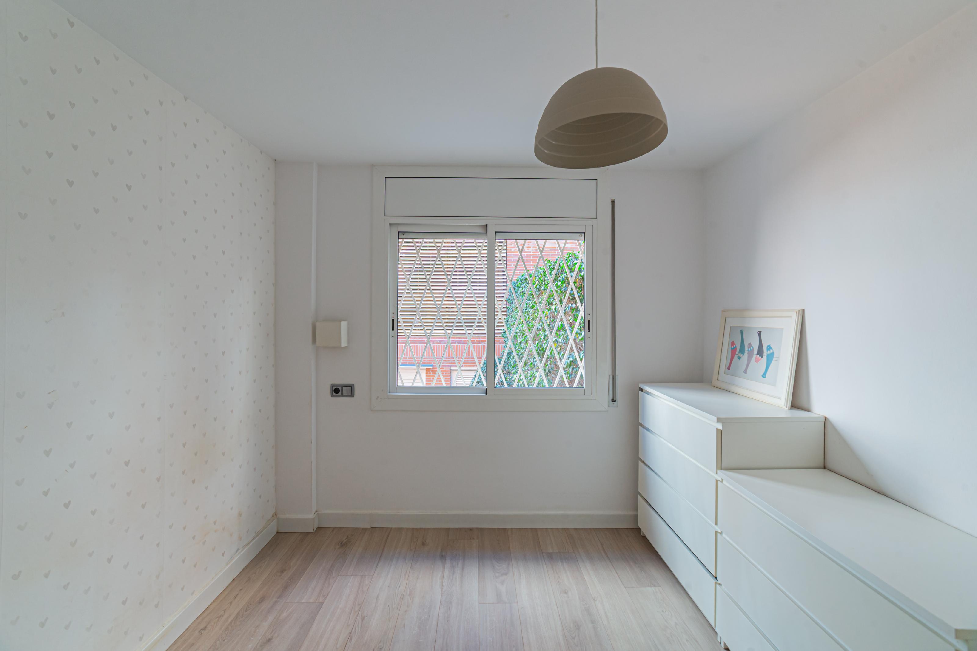 Imagen 21 Piso en venta en Barcelona / Al lado de Clínica Corachán.