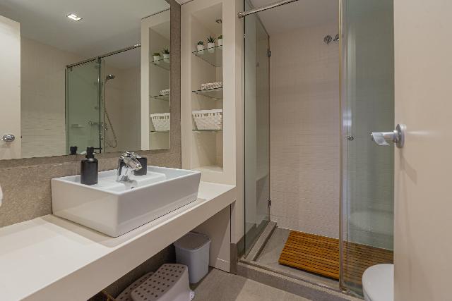 Imagen 8 Inmueble 302848 - Piso en venta en Barcelona / Al lado de Clínica Corachán.