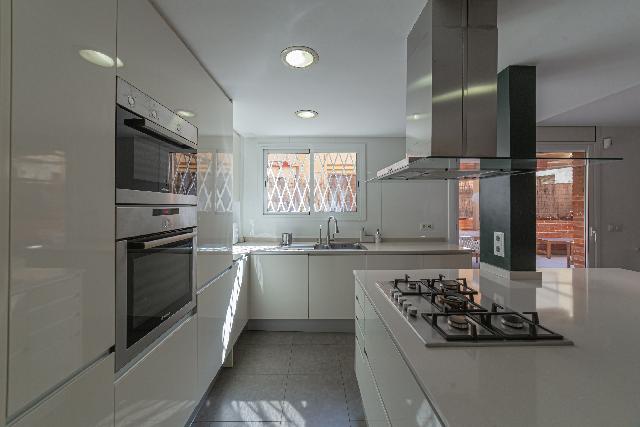 Imagen 32 Inmueble 302848 - Piso en venta en Barcelona / Al lado de Clínica Corachán.