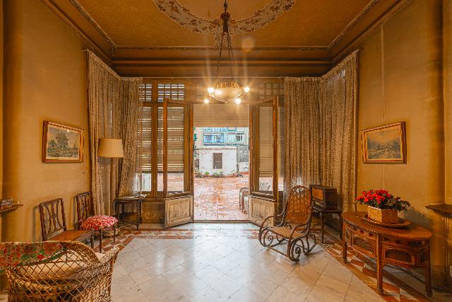 Imagen 4 Inmueble 302934 - Piso en venta en Barcelona / Próximo a Plaza Catalunya