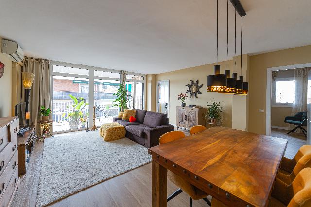 Imagen 2 Inmueble 303110 - Ático en venta en Barcelona / Junto al Mercado de Les Corts