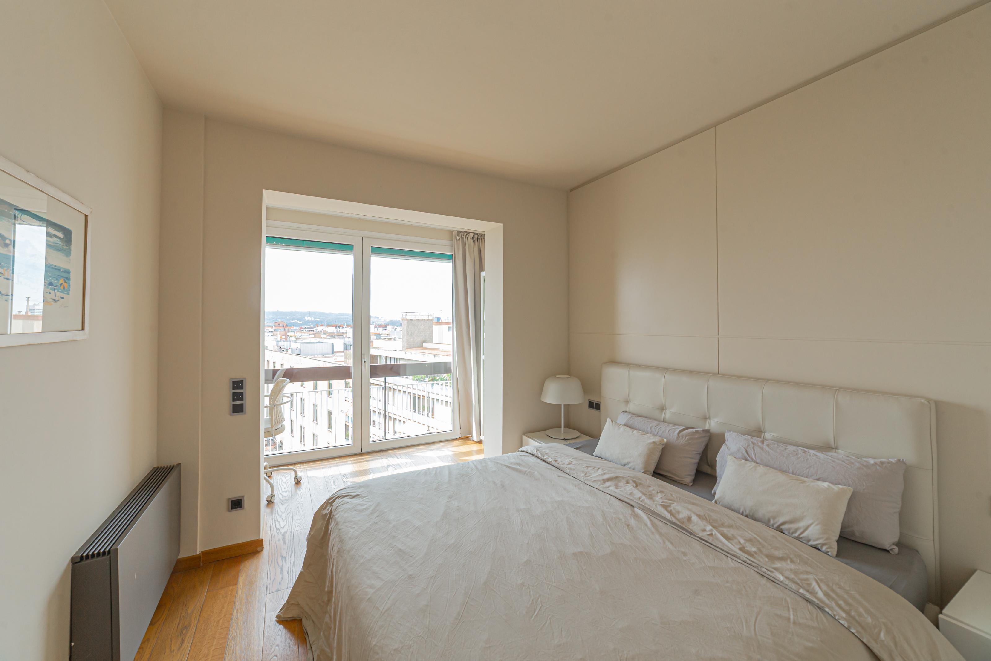 Imagen 3 Piso en venta en Barcelona / Av Sarrià -Travessera de Les Corts
